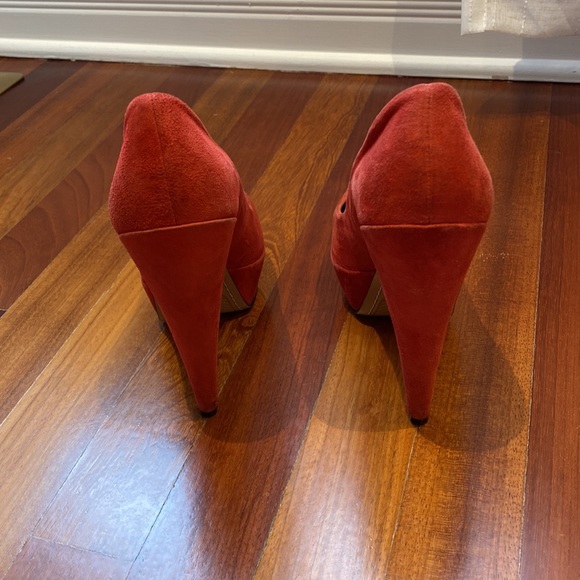 Red velvet heels - Picture 3 of 5